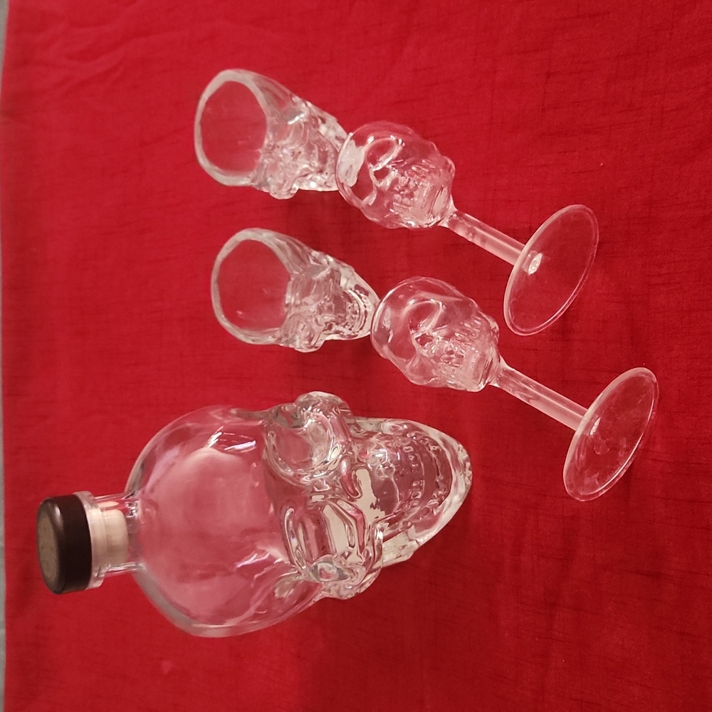 Skull drinking collection